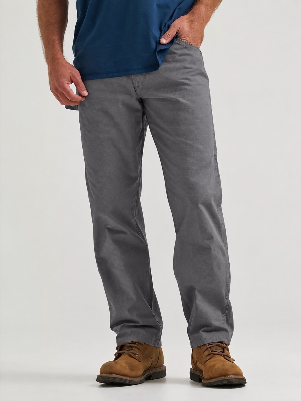 Wrangler Men's Relaxed Straight Jeans in Gray